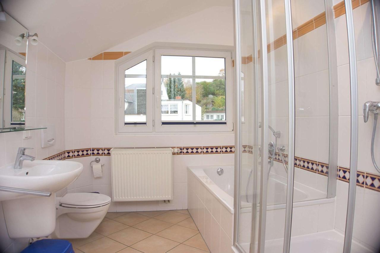 Dünenhaus Ferienwohnung mit Balkon und Meerblick Goehren  Exterior foto
